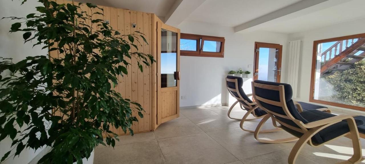 Chalet Sophie - Luxury Chalet Roletto Екстер'єр фото