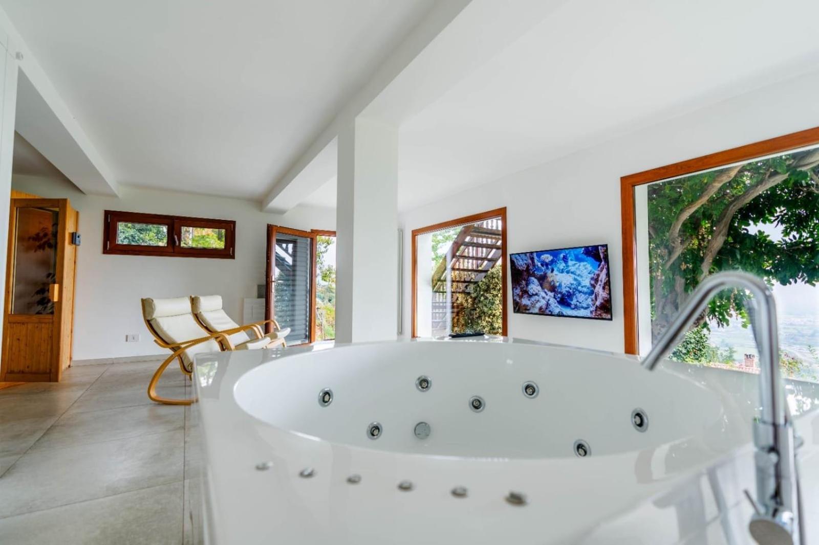 Chalet Sophie - Luxury Chalet Roletto Екстер'єр фото
